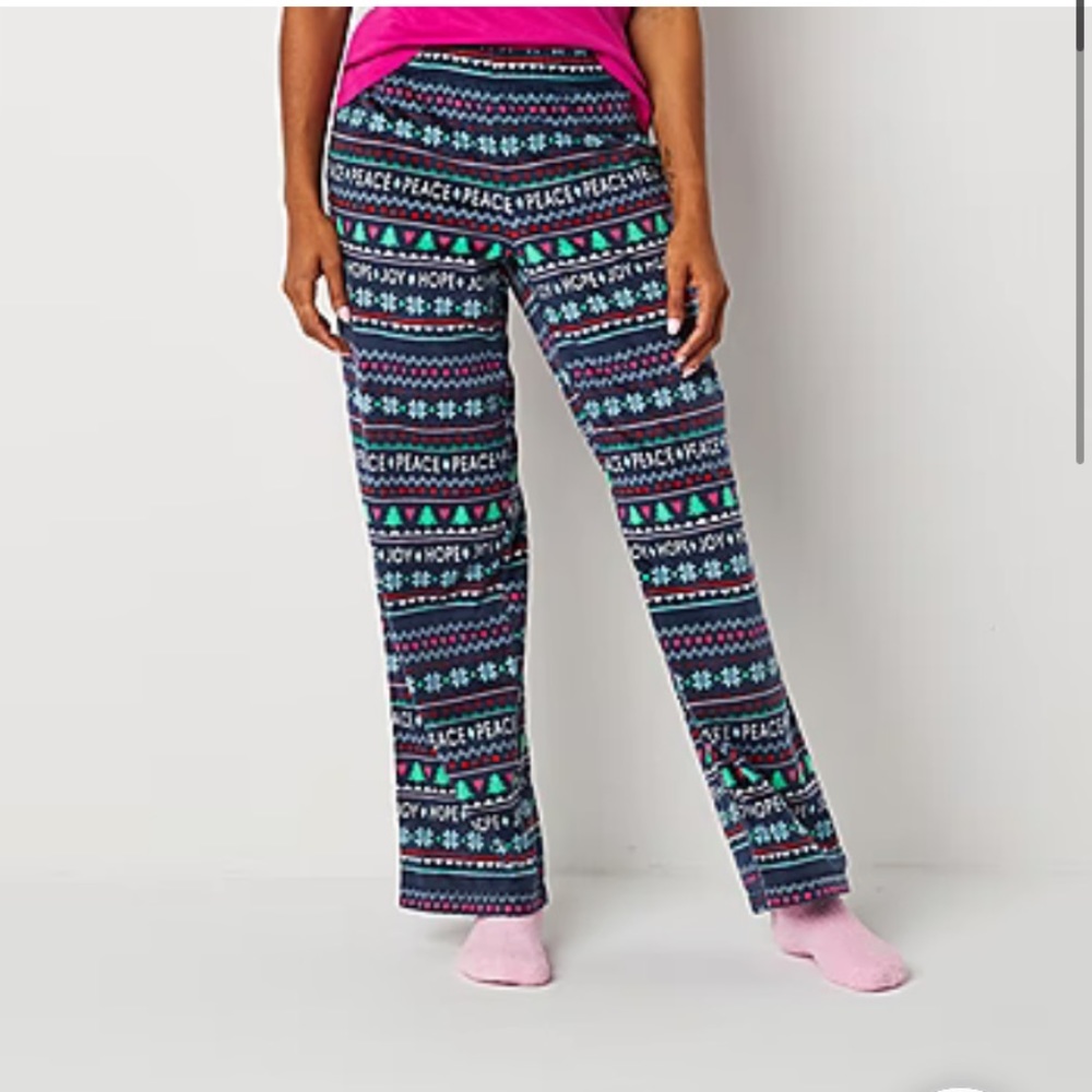 NWT Sleep Chic Pant with Cozy Sock Set Medium